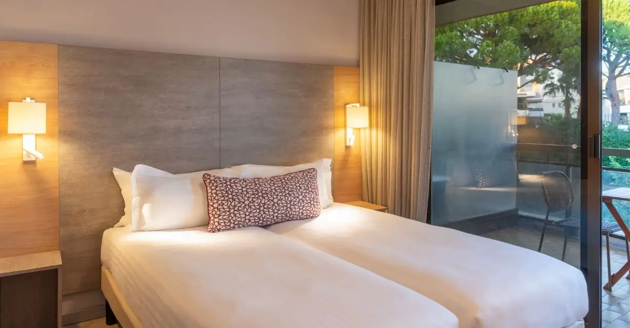 Bahia-hotel-chambre-terrasse-cote-mer-I